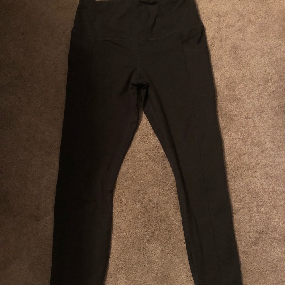 These leggings are very comfortable and have pockets